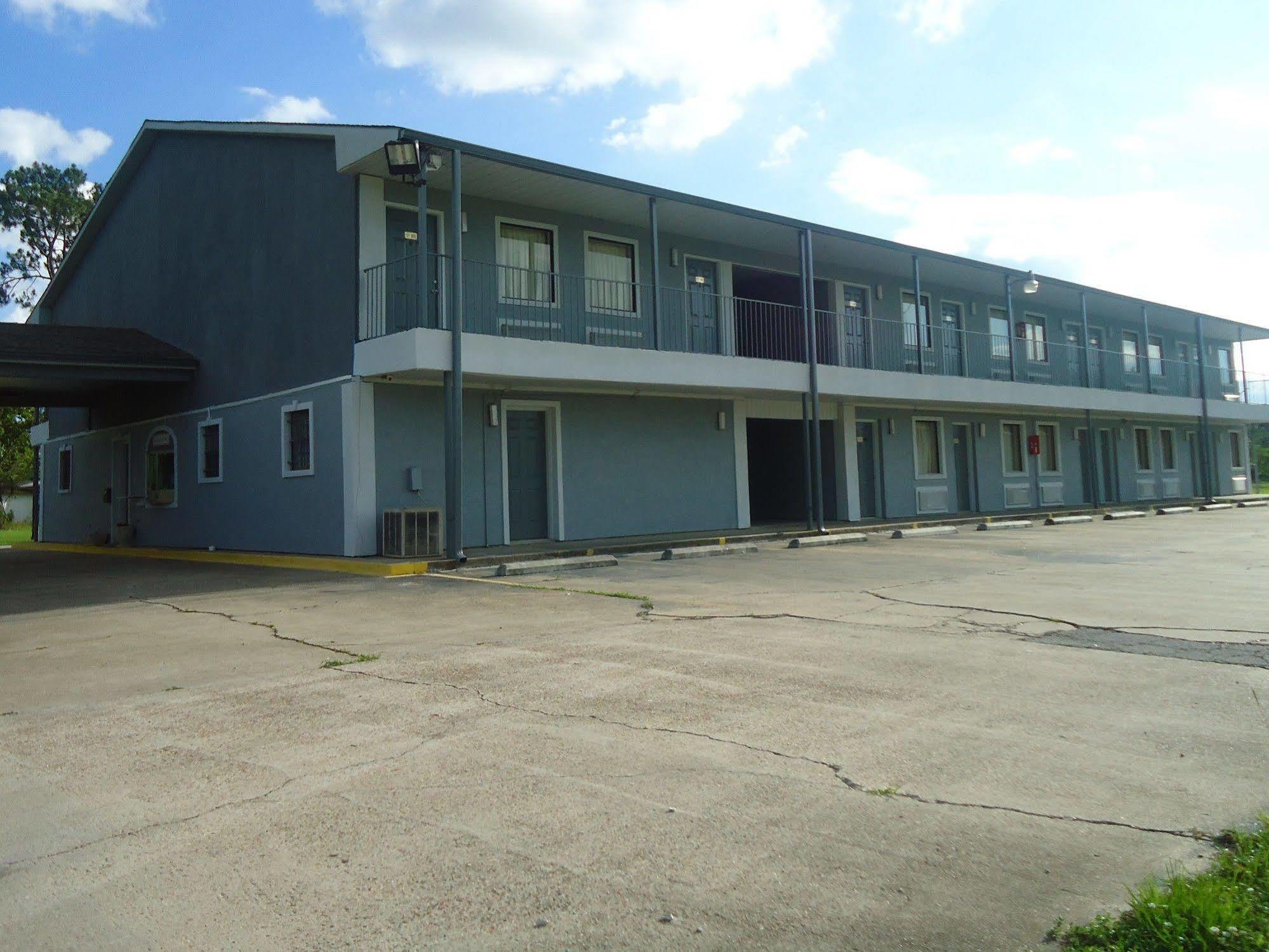Super 6 Inn Carencro Exterior photo