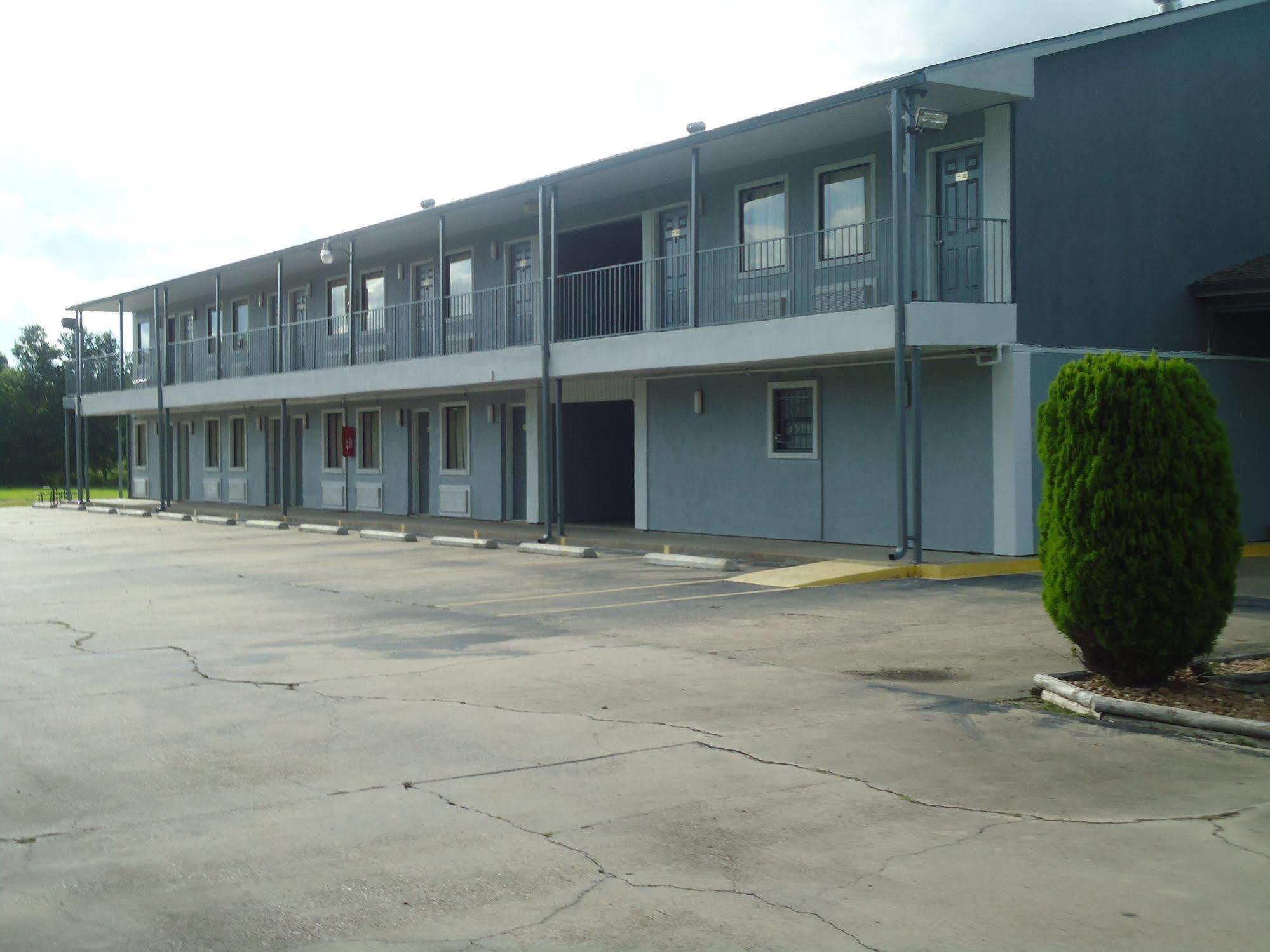 Super 6 Inn Carencro Exterior photo