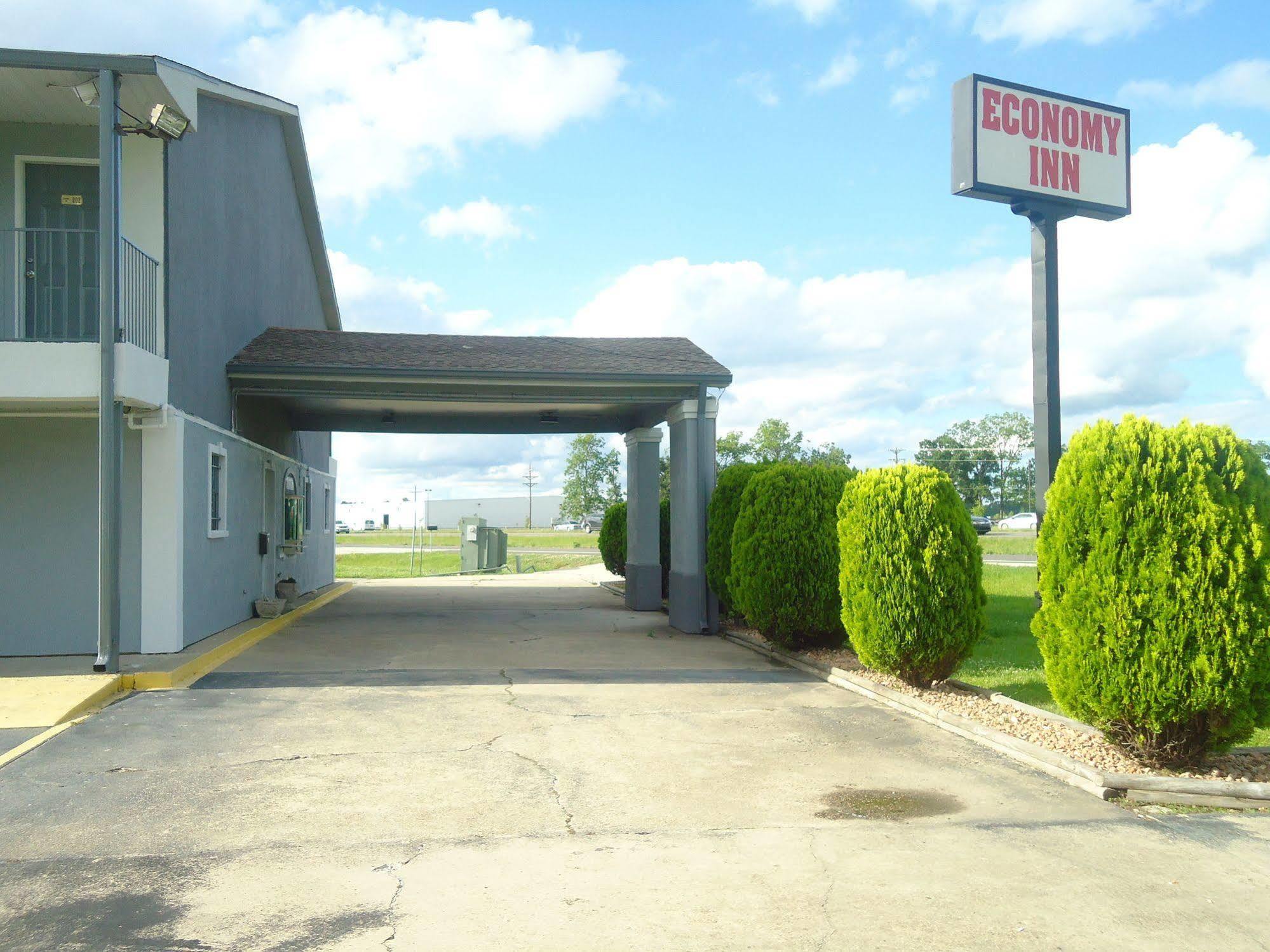 Super 6 Inn Carencro Exterior photo